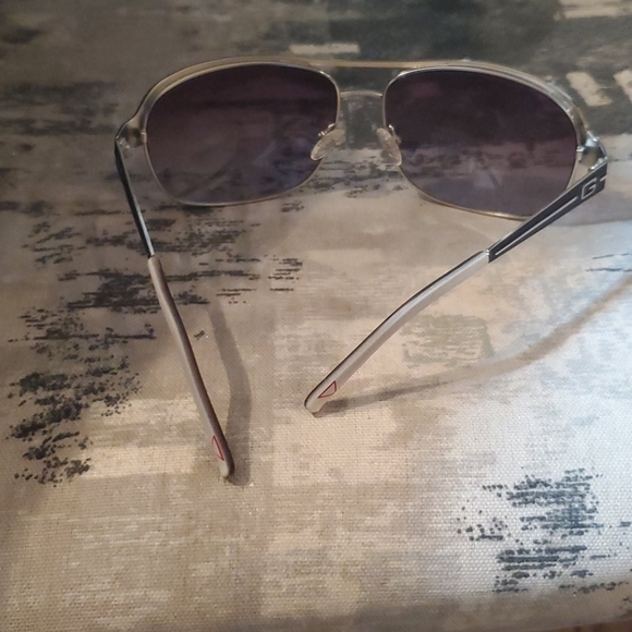 Guess sunglasses - Picture 3 of 3